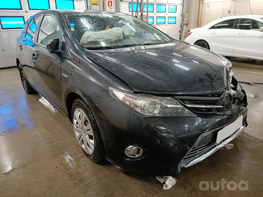 Toyota Auris 2 generation Hybrid hatchback 5-doors