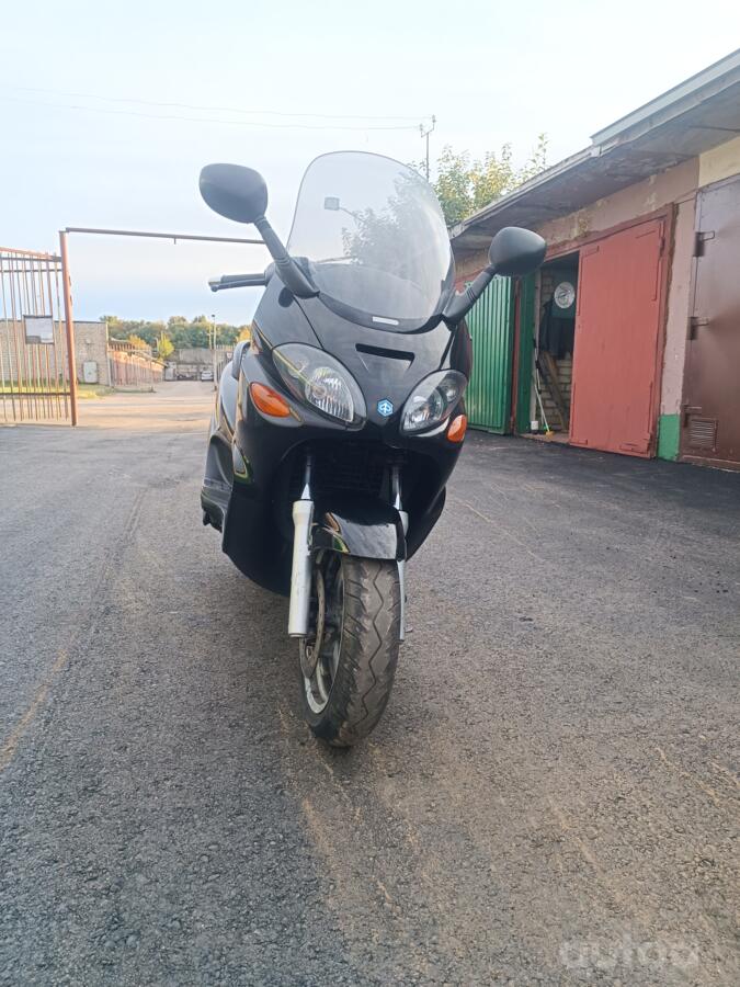 Piaggio X9