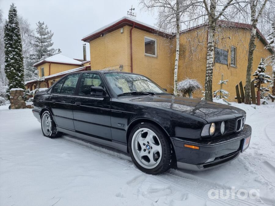 BMW M5 E34 Sedan