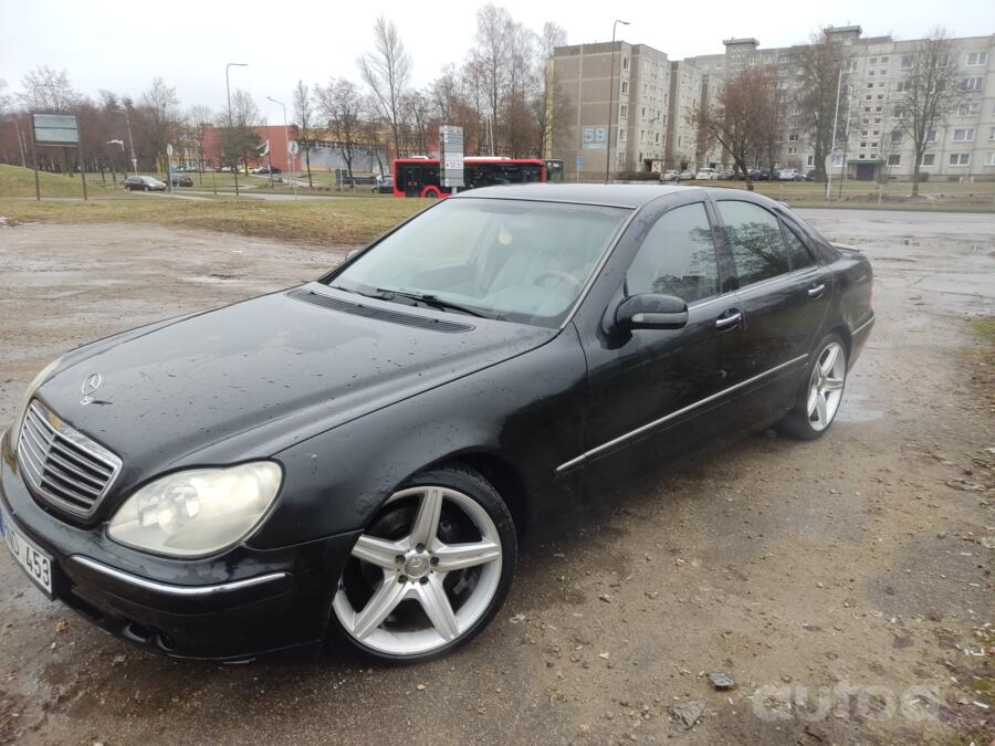 Mercedes-Benz S-Class W220 Sedan