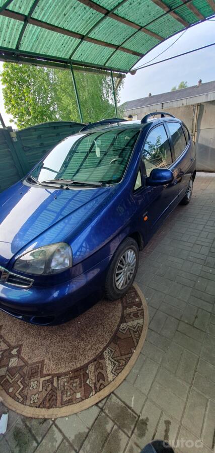 Daewoo Rezzo KLAU Minivan