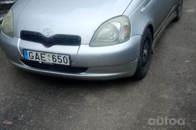 Toyota Yaris 1 generation