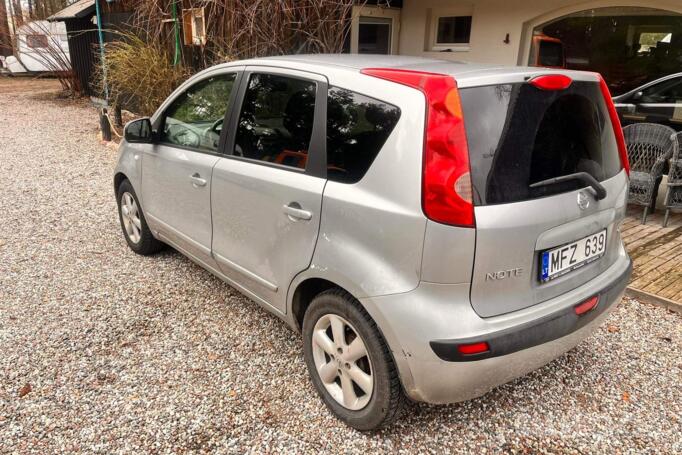 Nissan Note E11 Hatchback