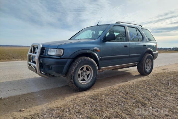 Opel Frontera B SUV 5-doors