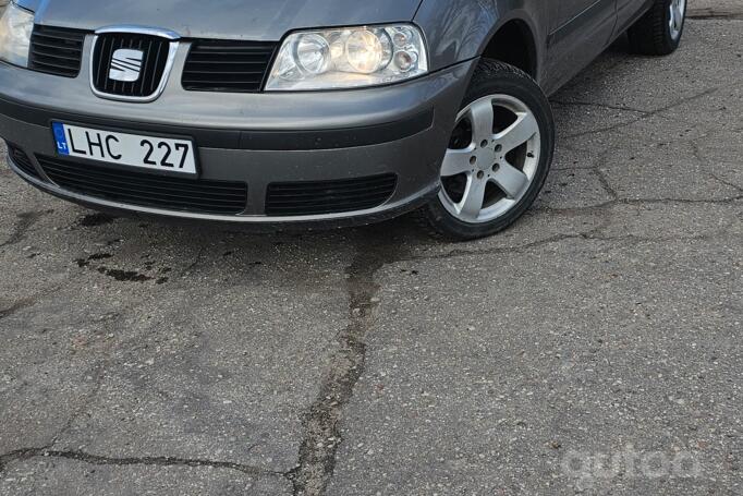 SEAT Alhambra 1 generation [restyling] Minivan