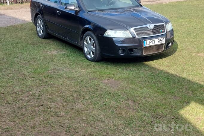 Skoda Octavia 2 generation Combi Scout wagon 5-doors