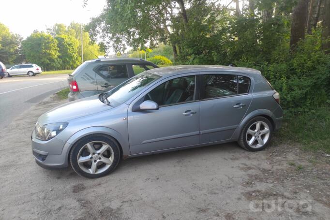 Opel Astra H Hatchback