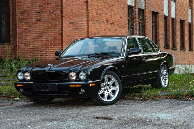 Jaguar XJ X308 (2 generation 1997-2003)