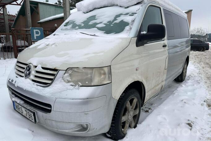 Volkswagen Caravelle T5 Minivan