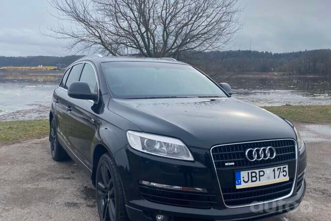 Audi Q7 4L Crossover