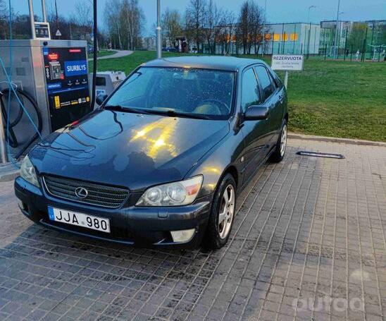 Lexus IS XE10 Sedan
