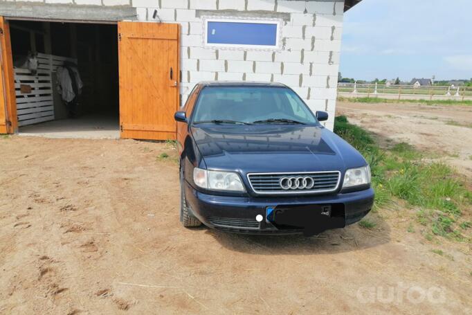 Audi A6 A4/C4 Sedan
