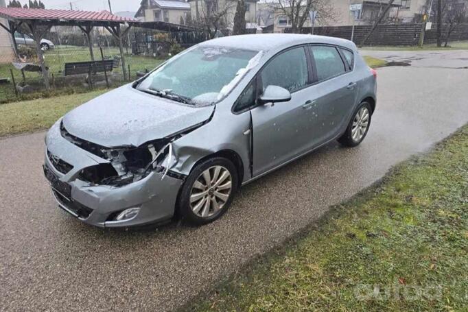 Opel Astra J [restyling] Hatchback 5-doors