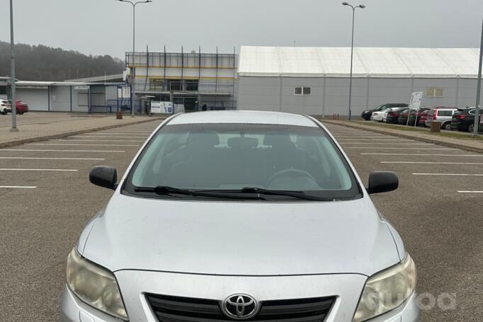 Toyota Corolla E15 Sedan