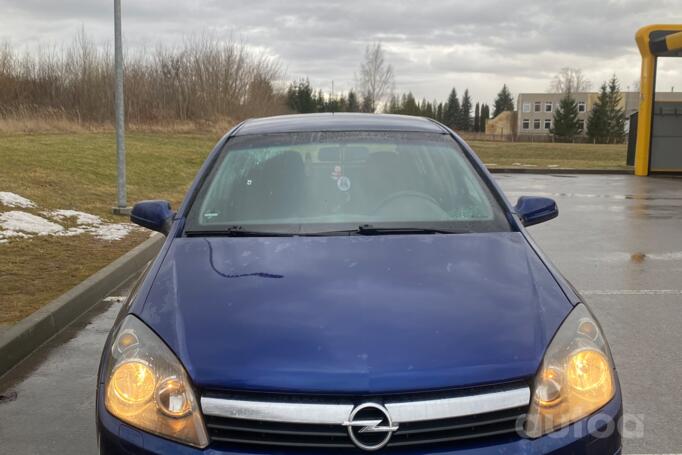Opel Astra H Hatchback
