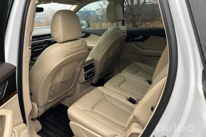 Audi Q7 4M Crossover