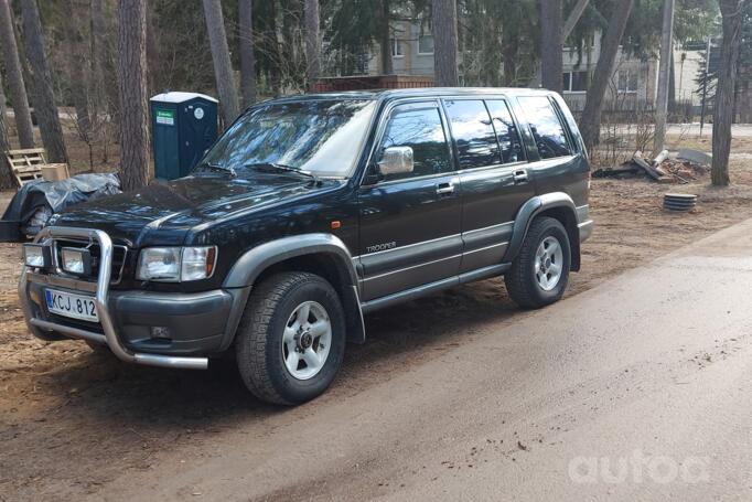 Isuzu Trooper 2 generation SUV 5-doors