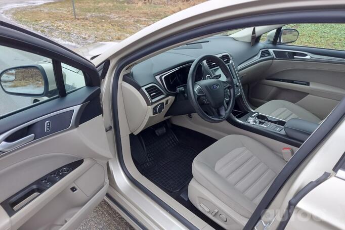 Ford Fusion (North America) 2 generation [restyling] Sedan