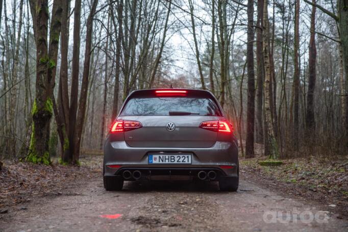 Volkswagen Golf R 7 generation