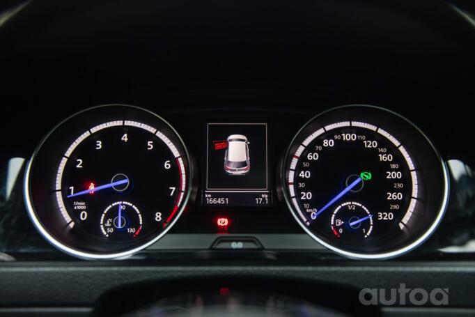 Volkswagen Golf R 7 generation