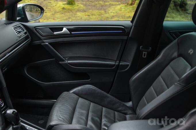Volkswagen Golf R 7 generation