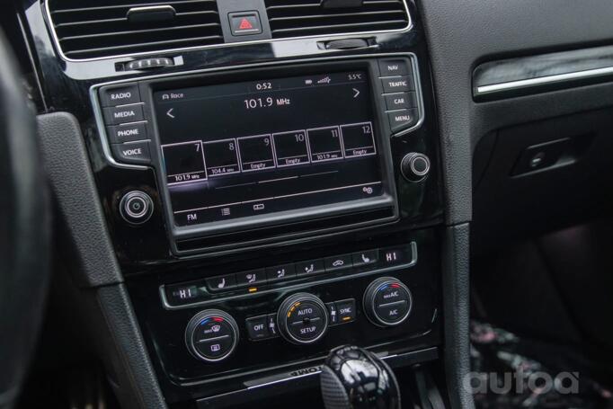 Volkswagen Golf R 7 generation