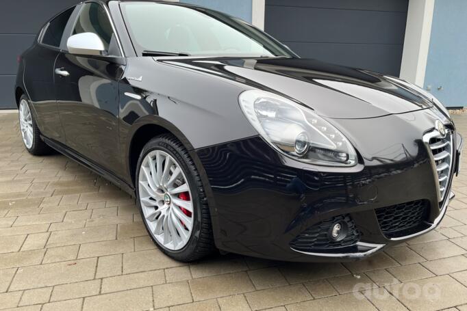 Alfa Romeo Giulietta 940 Hatchback