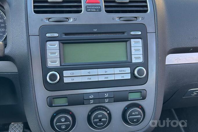 Volkswagen Golf 5 generation Hatchback 5-doors