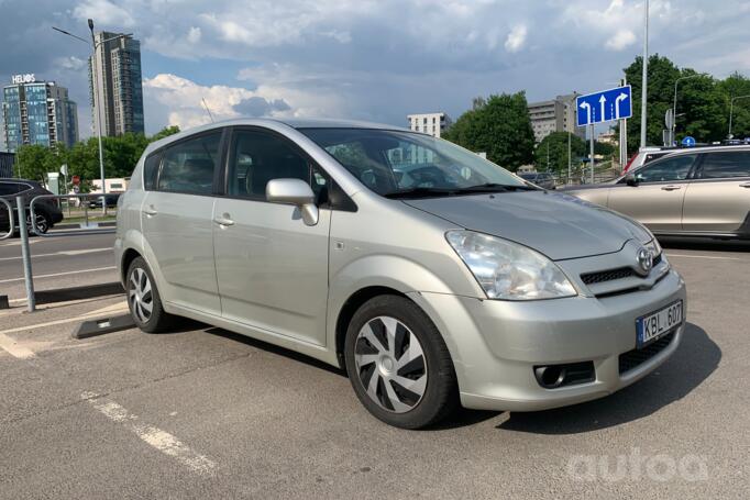 Toyota Corolla Verso 1 generation Minivan