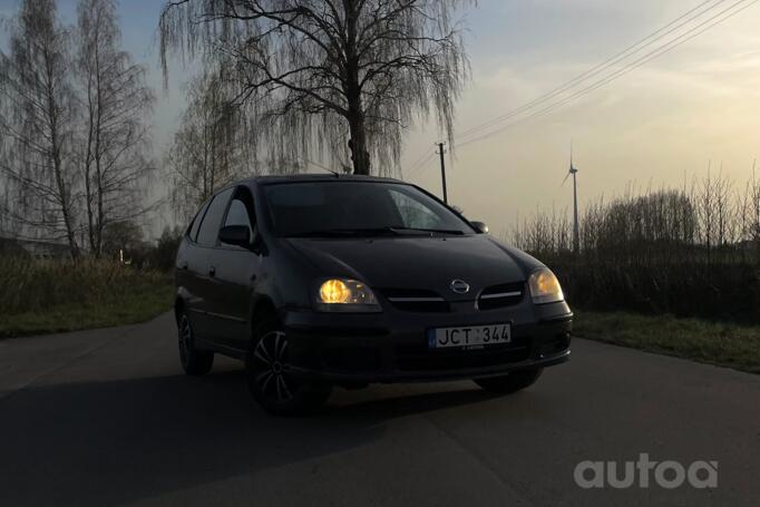 Nissan Almera Tino V10 Minivan