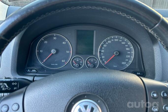 Volkswagen Golf 5 generation Hatchback 5-doors