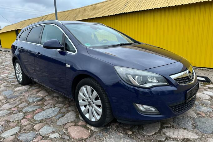Opel Astra J Sports Tourer wagon