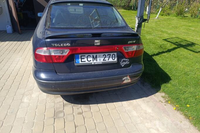 SEAT Toledo 2 generation Sedan