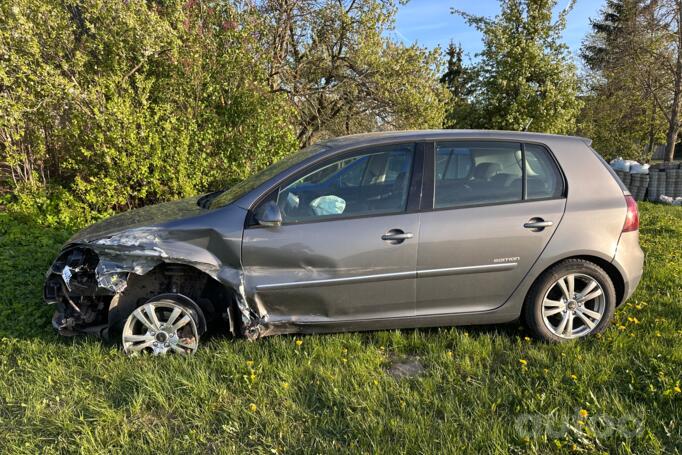 Volkswagen Golf 5 generation Hatchback 5-doors