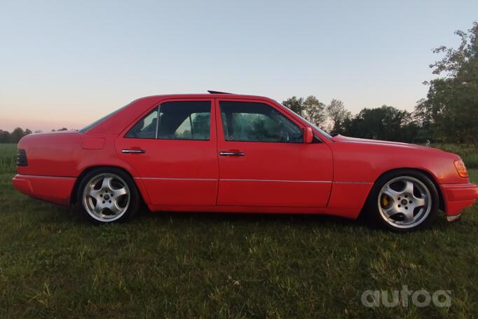 Mercedes-Benz E-Class W124 [2th restyling] Sedan