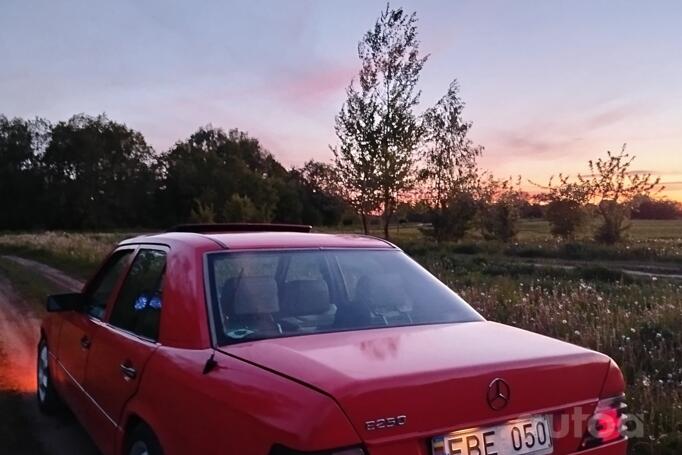 Mercedes-Benz E-Class W124 [2th restyling] Sedan