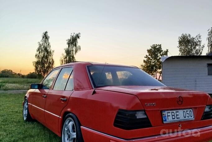 Mercedes-Benz E-Class W124 [2th restyling] Sedan
