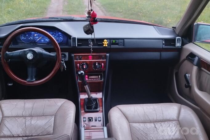 Mercedes-Benz E-Class W124 [2th restyling] Sedan
