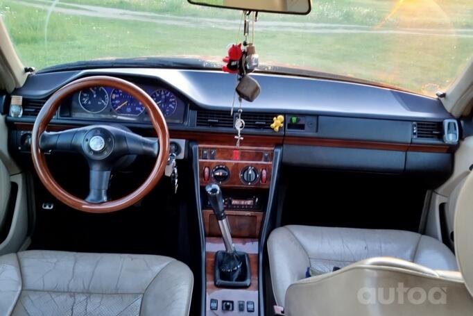 Mercedes-Benz E-Class W124 [2th restyling] Sedan