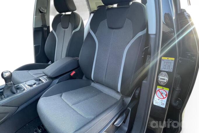Audi Q2 1 generation Crossover