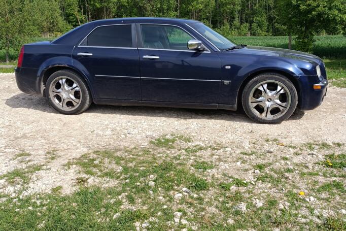 Chrysler 300C 1 generation Sedan 4-doors