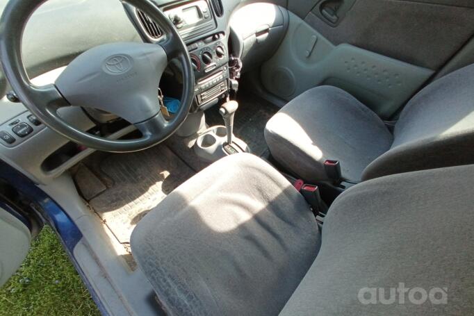 Toyota Yaris Verso 1 generation Minivan