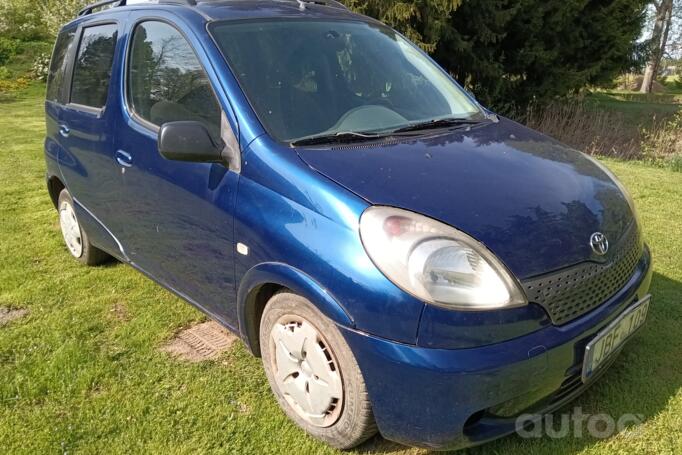 Toyota Yaris Verso 1 generation Minivan