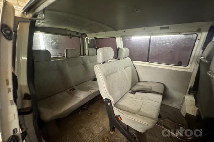 Volkswagen Transporter T4 Minivan 4-doors
