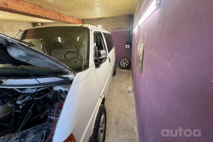 Volkswagen Transporter T4 Minivan 4-doors
