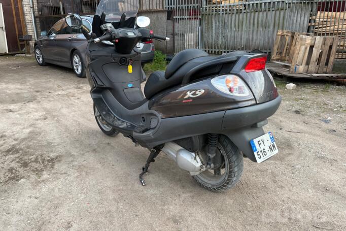 Piaggio X9