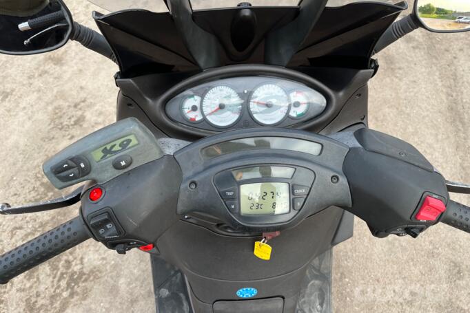 Piaggio X9