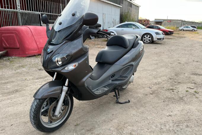 Piaggio X9