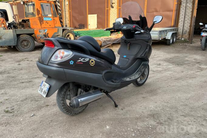 Piaggio X9