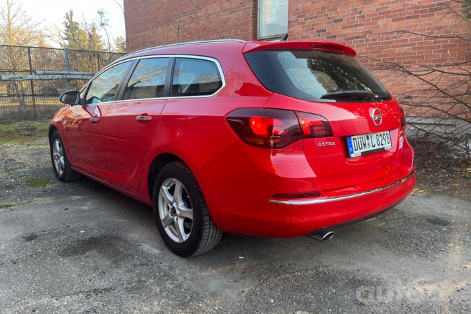 Opel Astra J Sports Tourer wagon